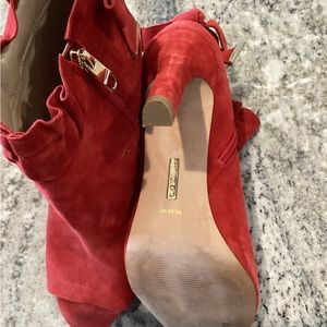 Louise et Cie red suede booties size 9